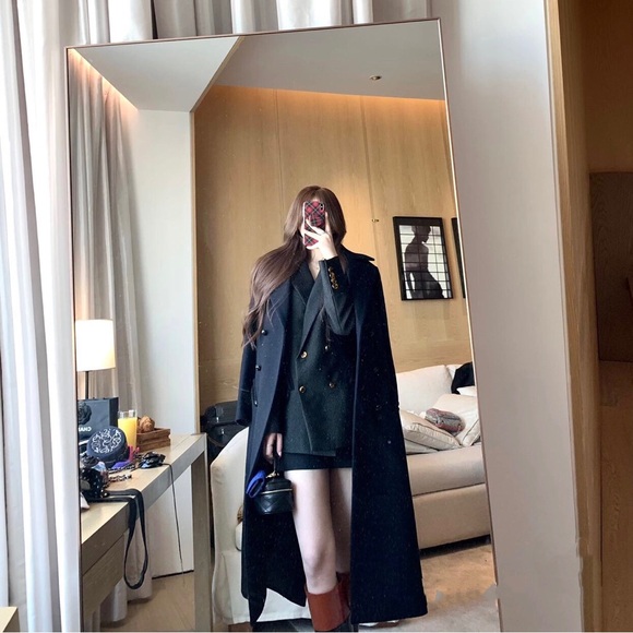 Premium Velvet-Trimmed Double-Breasted Blazer | Amber Buckle, Elegant Sheen - Picture 2 of 12